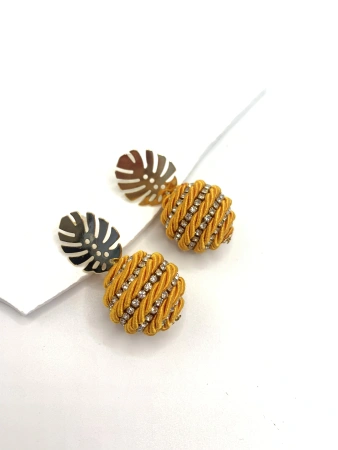 Hot-selling trendy earrings and earrings Hot-selling trendy earrings and earrings